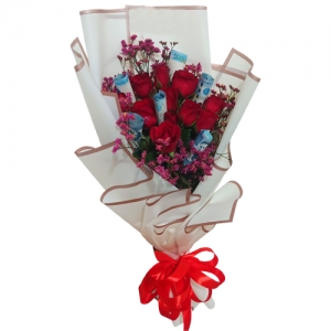 Dozen of Red Roses with Money in Bouquet
