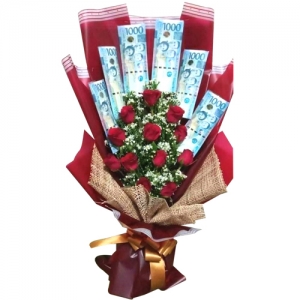 Dozen of Red Color Roses with Money in Bouquet