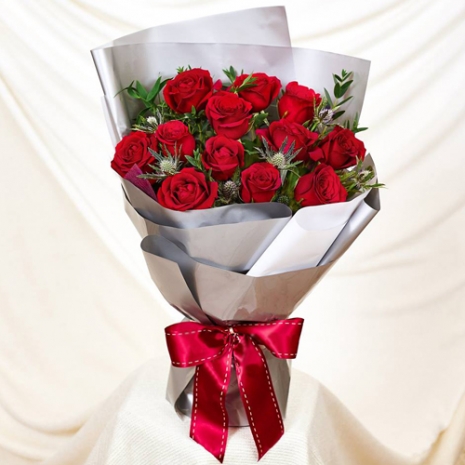 send bloom in love - a bouquet of 12 red roses to manila